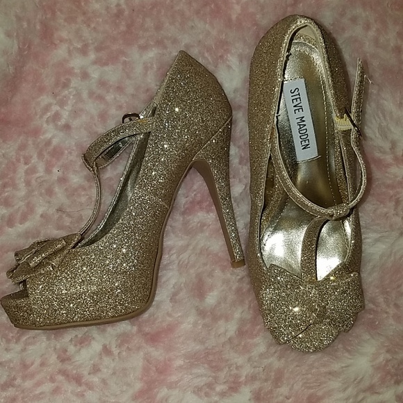 Shoes - Picture 2 of 3